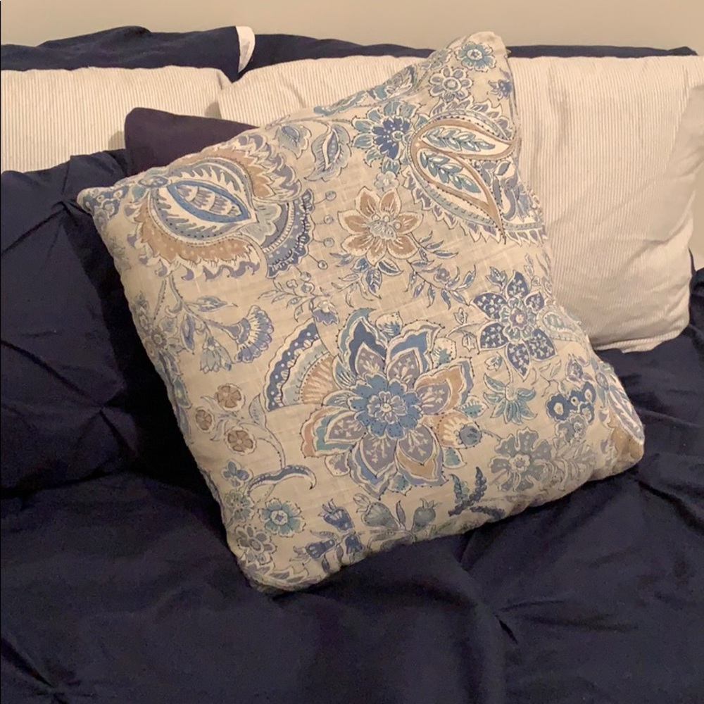 3 matching never used throw pillows
